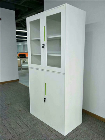 ļ